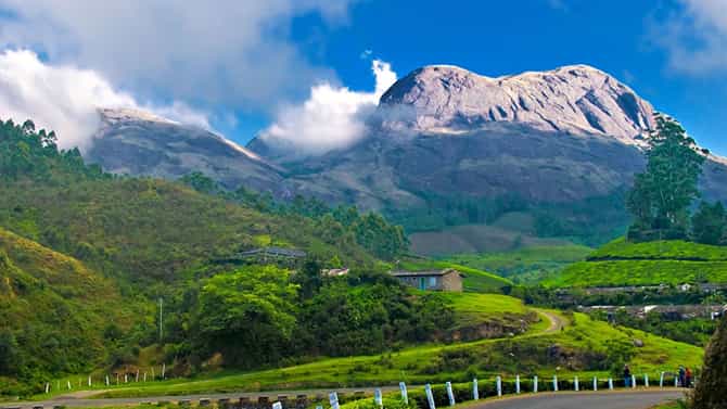 Monsoon Travel Wishlist: ಮಳೆಗಾಲದಲ್ಲಿ ಕರ್ನಾಟಕ ಸೇರಿ ಈ ಪ್ರದೇಶಗಳಿಗೆ ಪ್ರವಾಸ ಮಾಡಿ, ಇಲ್ಲಿದೆ ಅದ್ಭುತ ಸ್ಥಳಗಳು