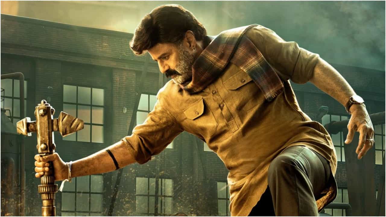 Nandamuri Balakrishna: ನಂದಮೂರಿ ಬಾಲಕೃಷ್ಣ ನಟನೆಯ 108ನೇ ಚಿತ್ರಕ್ಕೆ ‘ಭಗವಂತ ಕೇಸರಿ’ ಶೀರ್ಷಿಕೆ; ಟೀಸರ್ ಬಿಡುಗಡೆಗೆ ಟೈಮ್ ಫಿಕ್ಸ್ Nandamuri Balakrishna: ನಂದಮೂರಿ ಬಾಲಕೃಷ್ಣ ನಟನೆಯ 108ನೇ ಚಿತ್ರಕ್ಕೆ ‘ಭಗವಂತ ಕೇಸರಿ’ ಶೀರ್ಷಿಕೆ; ಟೀಸರ್ ಬಿಡುಗಡೆಗೆ ಟೈಮ್ ಫಿಕ್ಸ್