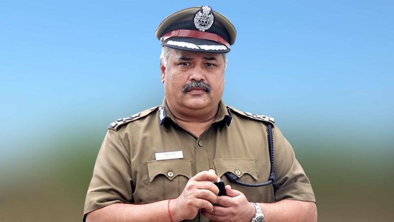 Rajesh Das: ಮಹಿಳಾ ಅಧಿಕಾರಿಗೆ ಲೈಂಗಿಕ ಕಿರುಕುಳ, ತಮಿಳುನಾಡಿನ ಮಾಜಿ ಡಿಜಿಪಿ ರಾಜೇಶ್ ದಾಸ್ಗೆ 3 ವರ್ಷ ಜೈಲು Rajesh Das: ಮಹಿಳಾ ಅಧಿಕಾರಿಗೆ ಲೈಂಗಿಕ ಕಿರುಕುಳ, ತಮಿಳುನಾಡಿನ ಮಾಜಿ ಡಿಜಿಪಿ ರಾಜೇಶ್ ದಾಸ್ಗೆ 3 ವರ್ಷ ಜೈಲು