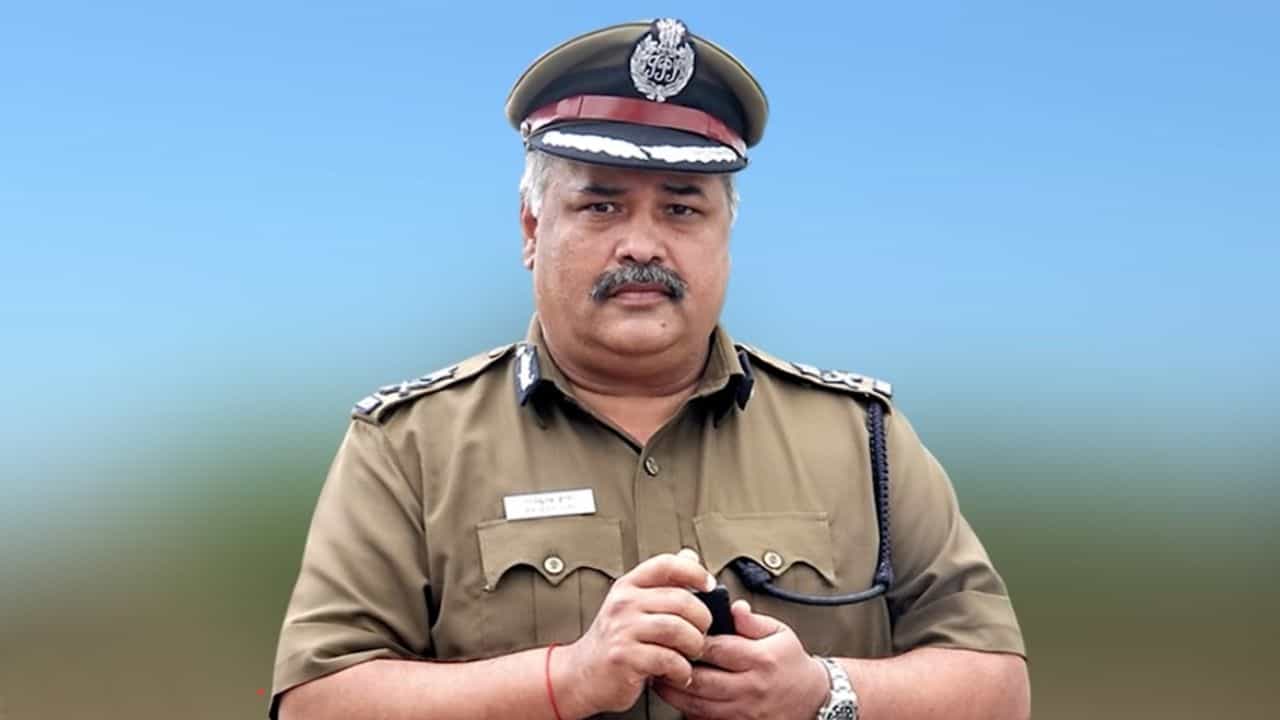 Rajesh Das: ಮಹಿಳಾ ಅಧಿಕಾರಿಗೆ ಲೈಂಗಿಕ ಕಿರುಕುಳ, ತಮಿಳುನಾಡಿನ ಮಾಜಿ ಡಿಜಿಪಿ ರಾಜೇಶ್ ದಾಸ್ಗೆ 3 ವರ್ಷ ಜೈಲು Rajesh Das: ಮಹಿಳಾ ಅಧಿಕಾರಿಗೆ ಲೈಂಗಿಕ ಕಿರುಕುಳ, ತಮಿಳುನಾಡಿನ ಮಾಜಿ ಡಿಜಿಪಿ ರಾಜೇಶ್ ದಾಸ್ಗೆ 3 ವರ್ಷ ಜೈಲು