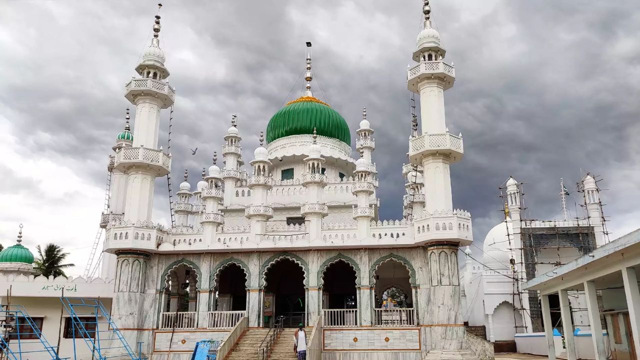 eHundi in Dargah: ವಕ್ಫ್ ಒಡೆತನದ ದರ್ಗಾ, ಮಸೀದಿಗಳಿಗೆ ಇಹುಂಡಿ ವ್ಯವಸ್ಥೆ, ಹೊಸ ಆ್ಯಪ್​​ ಬಿಡುಗಡೆ ಮಾಡಿದ ಸಚಿವ