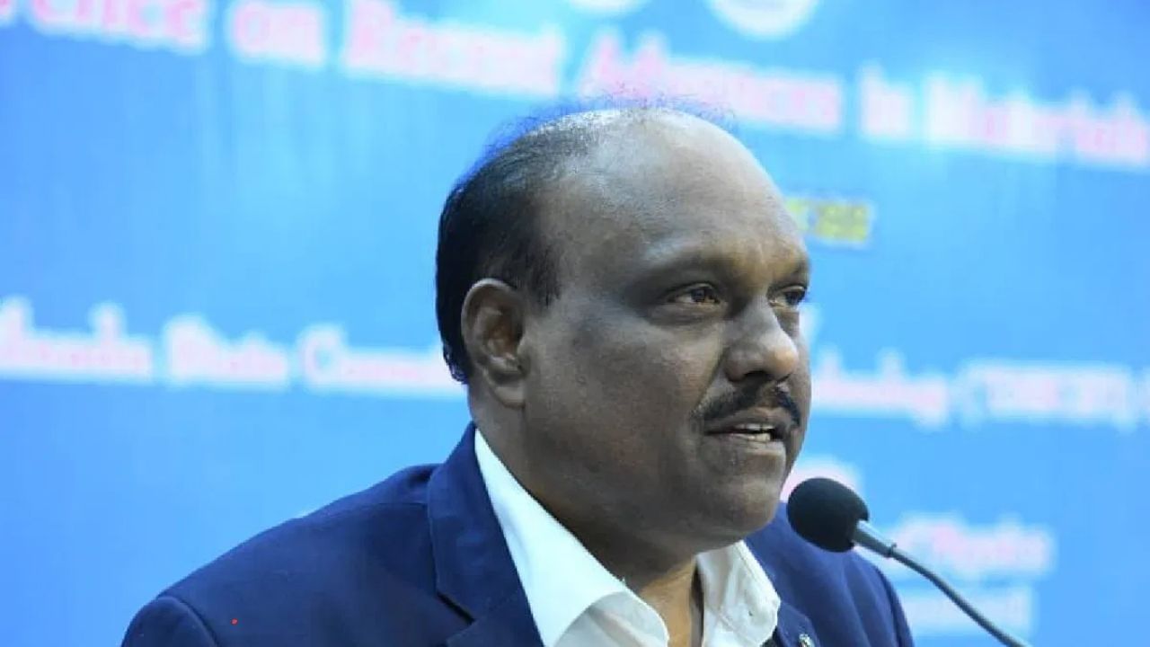 Telangana: ಲಂಚ ಪಡೆಯುತ್ತಿದ್ದಾಗ ಎಸಿಬಿ ಬಲೆಗೆ ಬಿದ್ದ ತೆಲಂಗಾಣ ವಿಶ್ವವಿದ್ಯಾಲಯದ ಉಪಕುಲಪತಿ ರವೀಂದರ್ ಗುಪ್ತಾ Telangana: ಲಂಚ ಪಡೆಯುತ್ತಿದ್ದಾಗ ಎಸಿಬಿ ಬಲೆಗೆ ಬಿದ್ದ ತೆಲಂಗಾಣ ವಿಶ್ವವಿದ್ಯಾಲಯದ ಉಪಕುಲಪತಿ ರವೀಂದರ್ ಗುಪ್ತಾ