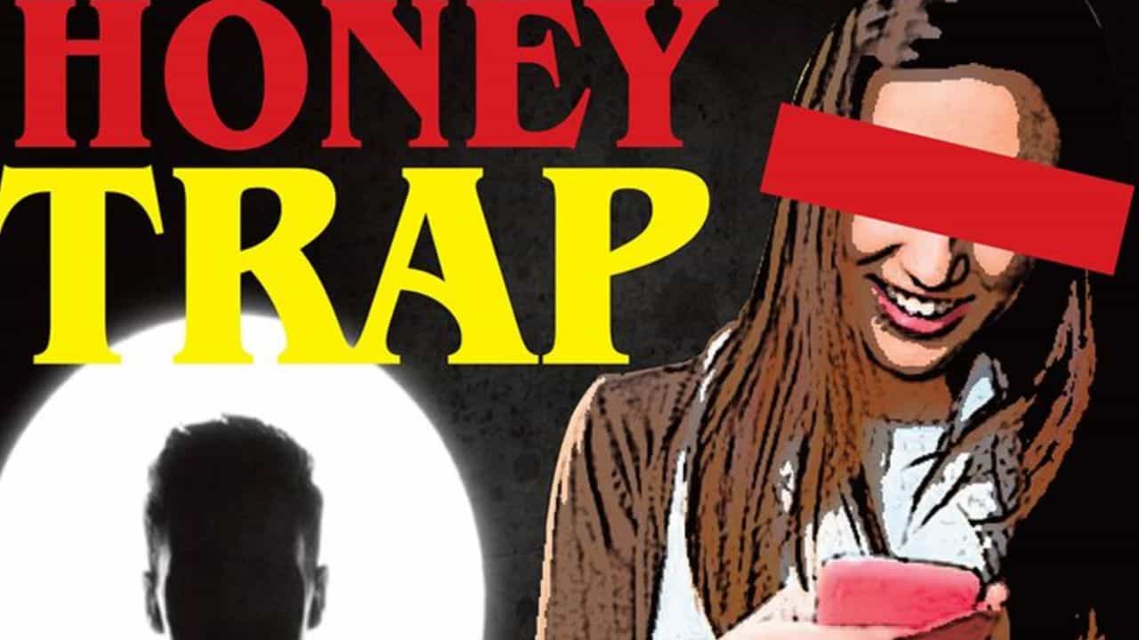 Honeytrap: ‘ಮಾರುಕಟ್ಟೆಗೆ ಹೊಸ ಹುಡುಗಿ ಬಂದಿದ್ದಾಳೆ’ ಎಂಬ ಸಂದೇಶಕ್ಕೆ ಸೋತು, ಹನಿಟ್ರ್ಯಾಪ್ಗೆ ಸಿಲುಕಿಕೊಂಡ ಉದ್ಯಮಿ Honeytrap: ‘ಮಾರುಕಟ್ಟೆಗೆ ಹೊಸ ಹುಡುಗಿ ಬಂದಿದ್ದಾಳೆ’ ಎಂಬ ಸಂದೇಶಕ್ಕೆ ಸೋತು, ಹನಿಟ್ರ್ಯಾಪ್ಗೆ ಸಿಲುಕಿಕೊಂಡ ಉದ್ಯಮಿ