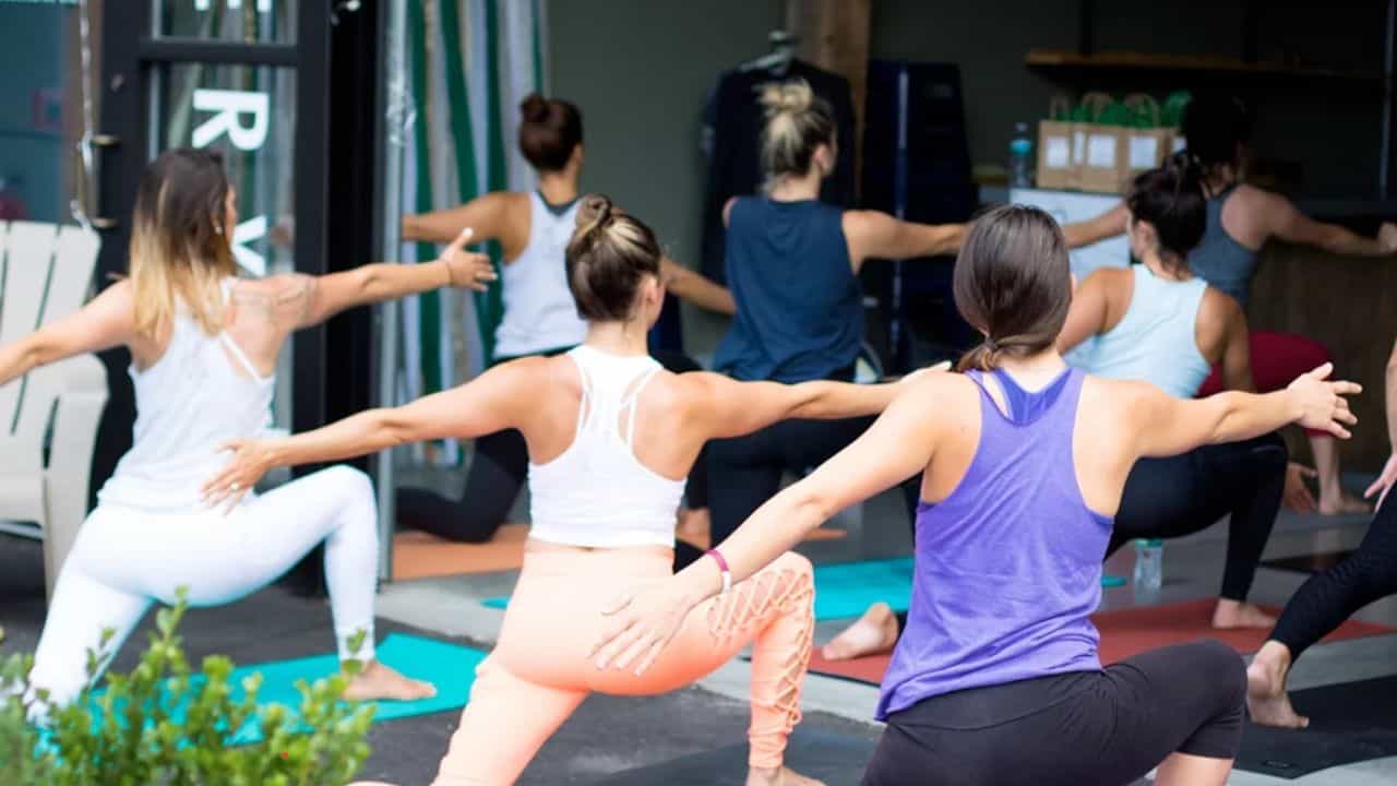 Take Yoga Break At Chair: ಕೇಂದ್ರ ಉದ್ಯೋಗಿಗಳಿಗೆ ಕುರ್ಚಿಯಲ್ಲಿ ಯೋಗ ಮಾಡಲು ಹೊಸ ಯೋಗ ಪ್ರೋಟೋಕಾಲ್ ಪರಿಚಯಿಸಿದ ಆಯುಷ್ ಸಚಿವಾಲಯ Take Yoga Break At Chair: ಕೇಂದ್ರ ಉದ್ಯೋಗಿಗಳಿಗೆ ಕುರ್ಚಿಯಲ್ಲಿ ಯೋಗ ಮಾಡಲು ಹೊಸ ಯೋಗ ಪ್ರೋಟೋಕಾಲ್ ಪರಿಚಯಿಸಿದ ಆಯುಷ್ ಸಚಿವಾಲಯ