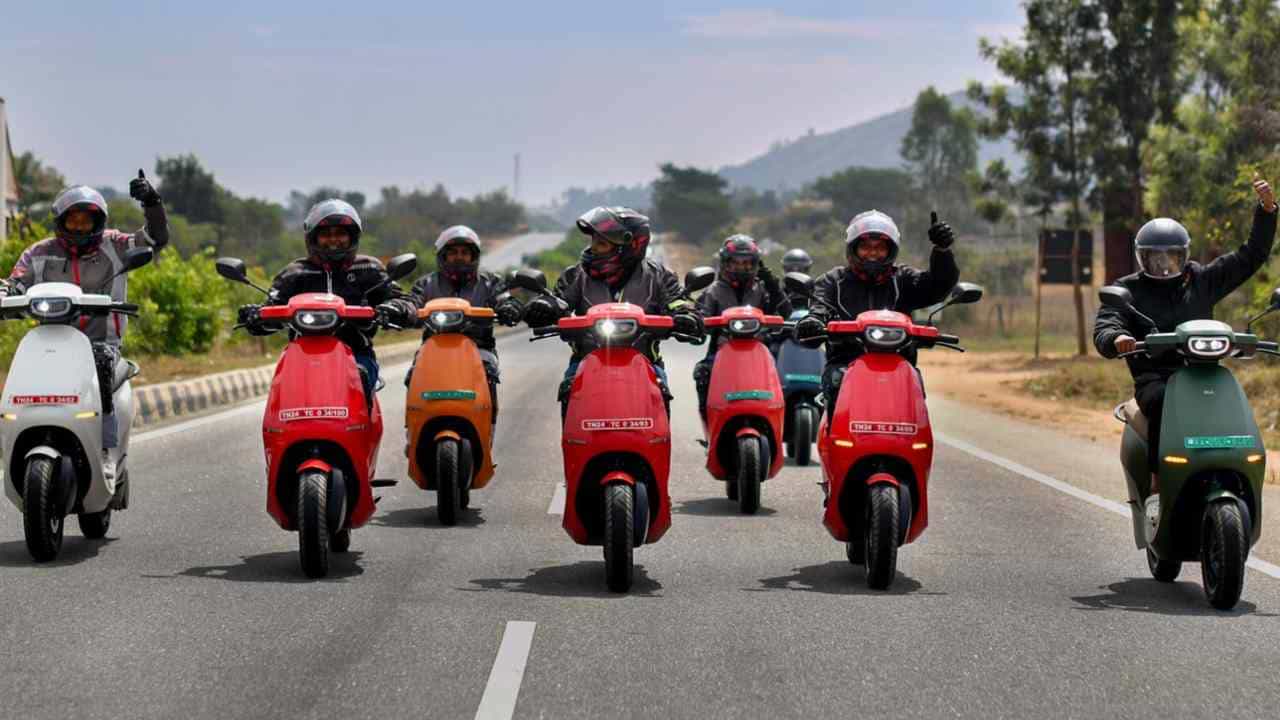 ಸಬ್ಸಿಡಿ ಕಡಿತ: ಓಲಾ ಎಸ್1 ಮತ್ತು ಎಸ್ 1 ಪ್ರೊ ಇವಿ ಸ್ಕೂಟರ್ ಬೆಲೆಯಲ್ಲಿ ಭಾರೀ ಏರಿಕೆ ಸಬ್ಸಿಡಿ ಕಡಿತ: ಓಲಾ ಎಸ್1 ಮತ್ತು ಎಸ್ 1 ಪ್ರೊ ಇವಿ ಸ್ಕೂಟರ್ ಬೆಲೆಯಲ್ಲಿ ಭಾರೀ ಏರಿಕೆ