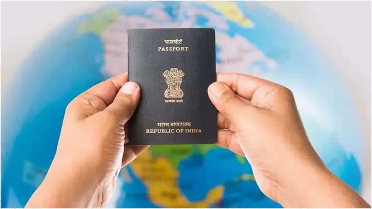ಪಾಸ್ಪೋರ್ಟ್ಗೆ ಅರ್ಜಿ ಸಲ್ಲಿಸಿದ ಬೆಂಗಳೂರಿನ ಯುವಕನಿಗೆ ಶಾಕ್; 11 ವರ್ಷ ಹಿಂದೆಯೇ ನೀಡಲಾಗಿದೆ ಎಂದ ಅಧಿಕಾರಿಗಳು! ಪಾಸ್ಪೋರ್ಟ್ಗೆ ಅರ್ಜಿ ಸಲ್ಲಿಸಿದ ಬೆಂಗಳೂರಿನ ಯುವಕನಿಗೆ ಶಾಕ್; 11 ವರ್ಷ ಹಿಂದೆಯೇ ನೀಡಲಾಗಿದೆ ಎಂದ ಅಧಿಕಾರಿಗಳು!