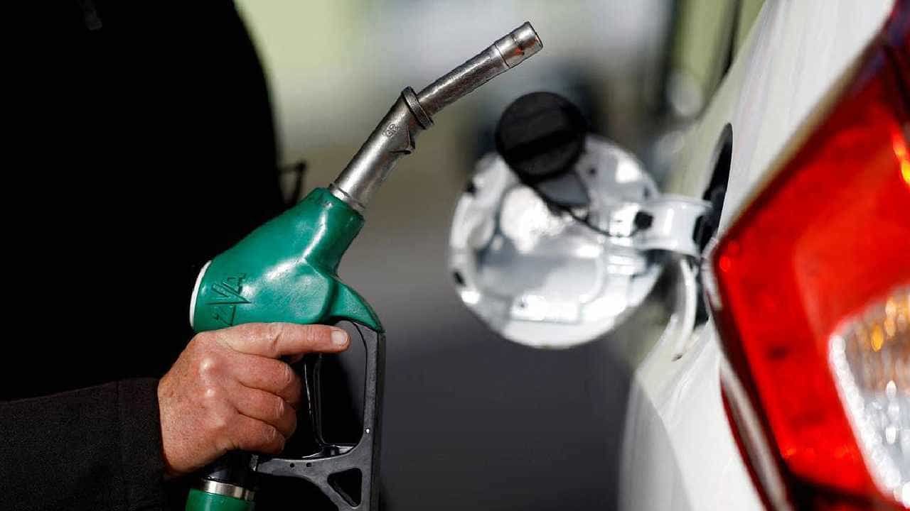 Petrol Price on June 2: ಬೆಂಗಳೂರು ಸೇರಿ ದೇಶದ ಪ್ರಮುಖ ನಗರಗಳಲ್ಲಿ ಜೂನ್ 2ರಂದು ಪೆಟ್ರೋಲ್, ಡೀಸೆಲ್ ದರ ಎಷ್ಟಿದೆ, ವಿವರ ಇಲ್ಲಿದೆ Petrol Price on June 2: ಬೆಂಗಳೂರು ಸೇರಿ ದೇಶದ ಪ್ರಮುಖ ನಗರಗಳಲ್ಲಿ ಜೂನ್ 2ರಂದು ಪೆಟ್ರೋಲ್, ಡೀಸೆಲ್ ದರ ಎಷ್ಟಿದೆ, ವಿವರ ಇಲ್ಲಿದೆ