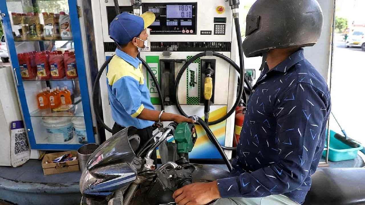 Petrol Price on June 7: ಬೆಂಗಳೂರು ಸೇರಿ ದೇಶದ ಪ್ರಮುಖ ನಗರಗಳಲ್ಲಿ ಜೂನ್ 7ರಂದು ಪೆಟ್ರೋಲ್, ಡೀಸೆಲ್ ದರ ಎಷ್ಟಿದೆ, ವಿವರ ಇಲ್ಲಿದೆ