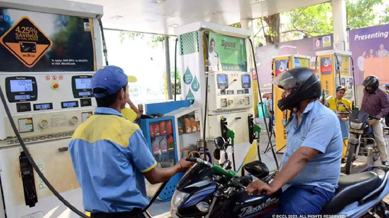 Petrol Price on June 8: ಬೆಂಗಳೂರು ಸೇರಿ ದೇಶದ ಪ್ರಮುಖ ನಗರಗಳಲ್ಲಿ ಜೂನ್ 8ರಂದು ಪೆಟ್ರೋಲ್, ಡೀಸೆಲ್ ದರ ಎಷ್ಟಿದೆ, ವಿವರ ಇಲ್ಲಿದೆ