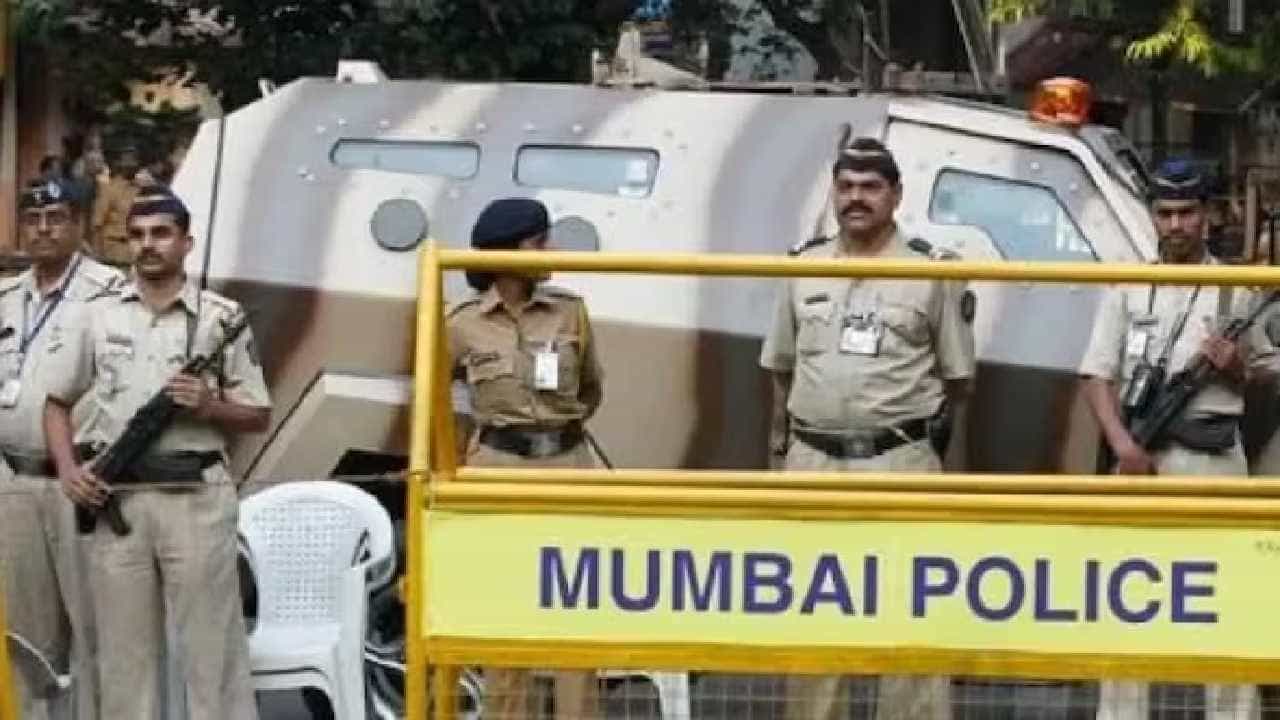 Mumbai Crime: ಕಾಲೇಜು ವಿದ್ಯಾರ್ಥಿನಿ ಹಾಸ್ಟೆಲ್ನ ಕೊಠಡಿಯಲ್ಲಿ ಶವವಾಗಿ ಪತ್ತೆ, ಅತ್ಯಾಚಾರವೆಸಗಿ ಕೊಲೆ ಮಾಡಿರುವ ಶಂಕೆ Mumbai Crime: ಕಾಲೇಜು ವಿದ್ಯಾರ್ಥಿನಿ ಹಾಸ್ಟೆಲ್ನ ಕೊಠಡಿಯಲ್ಲಿ ಶವವಾಗಿ ಪತ್ತೆ, ಅತ್ಯಾಚಾರವೆಸಗಿ ಕೊಲೆ ಮಾಡಿರುವ ಶಂಕೆ