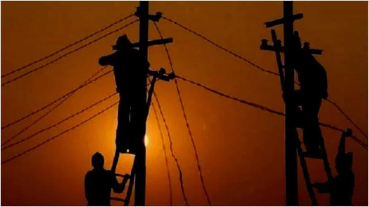 Dharwad Power Cut: ಧಾರವಾಡದ ಹಲವೆಡೆ ಬುಧವಾರ ವಿದ್ಯುತ್ ವ್ಯತ್ಯಯ; ಇಲ್ಲಿದೆ ವಿವರ Dharwad Power Cut: ಧಾರವಾಡದ ಹಲವೆಡೆ ಬುಧವಾರ ವಿದ್ಯುತ್ ವ್ಯತ್ಯಯ; ಇಲ್ಲಿದೆ ವಿವರ