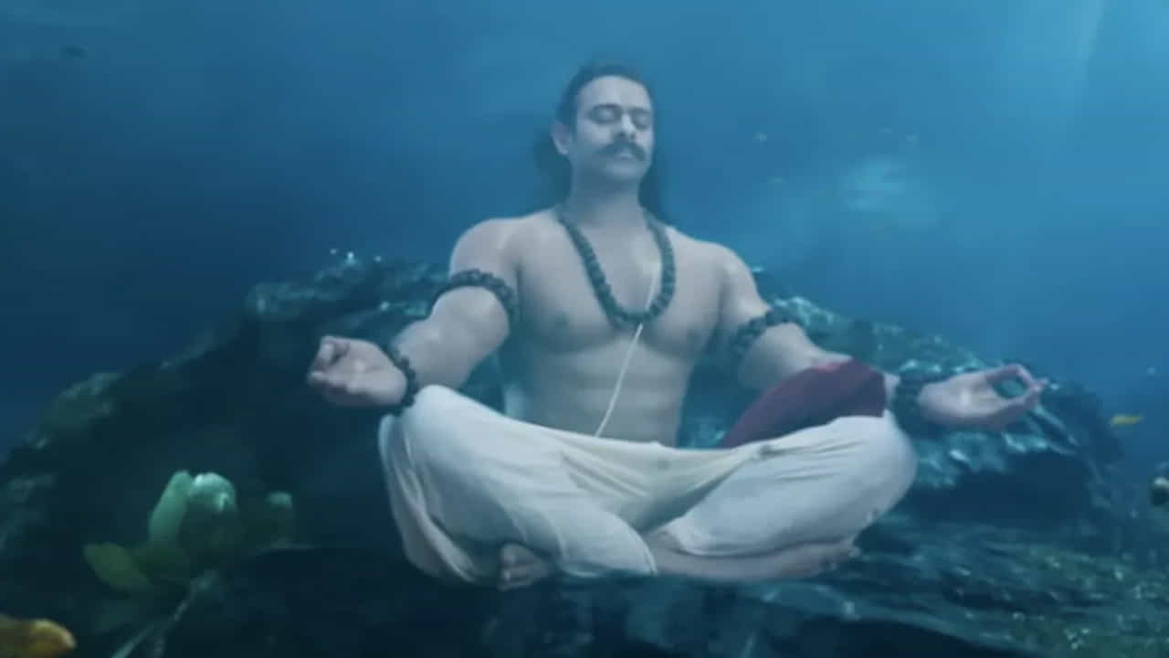 Prabhas: ‘ಆದಿಪುರುಷ್’ ಚಿತ್ರದ ಬಗ್ಗೆ ಟೀಕೆ; ಯಾರ ಕಣ್ಣಿಗೂ ಬಿದ್ದಿಲ್ಲ ಪ್ರಭಾಸ್, ಕಾರಣವೇನು? Prabhas: ‘ಆದಿಪುರುಷ್’ ಚಿತ್ರದ ಬಗ್ಗೆ ಟೀಕೆ; ಯಾರ ಕಣ್ಣಿಗೂ ಬಿದ್ದಿಲ್ಲ ಪ್ರಭಾಸ್, ಕಾರಣವೇನು?