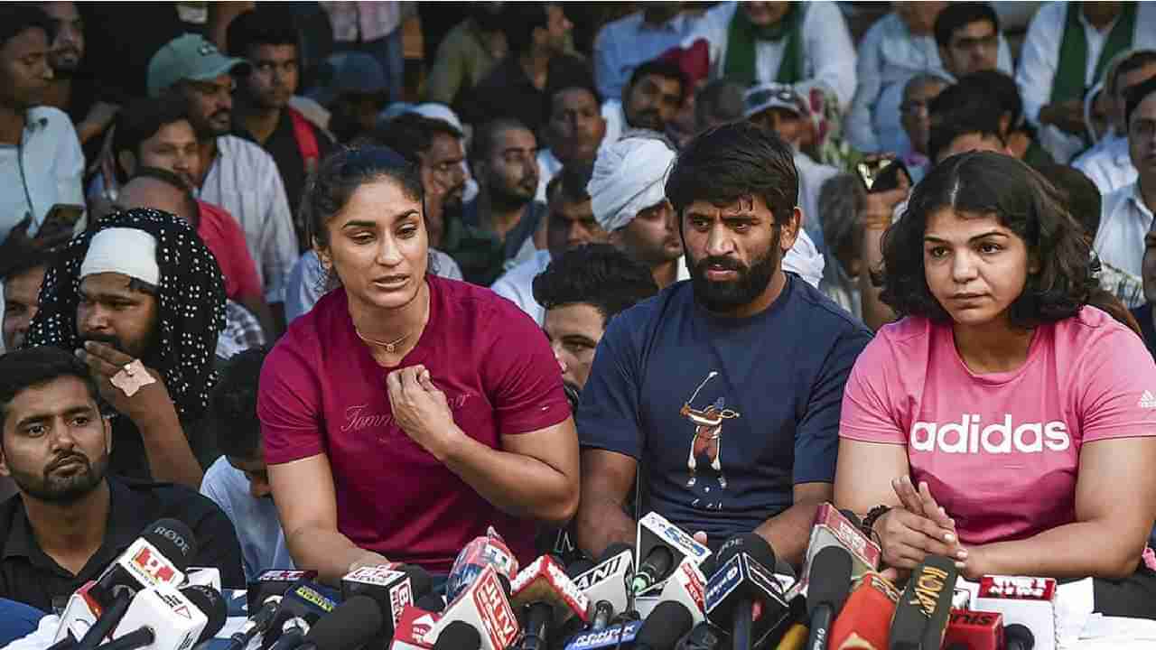 Wrestlers Protest: ಇನ್ಮುಂದೆ ಬೀದಿಗಿಳಿದು ಪ್ರತಿಭಟನೆ ಮಾಡುವುದಿಲ್ಲ ಏನಿದ್ರೂ ಕೋರ್ಟ್​ನಲ್ಲಿ ಹೋರಾಟ ಎಂದ ಕುಸ್ತಿಪಟುಗಳು