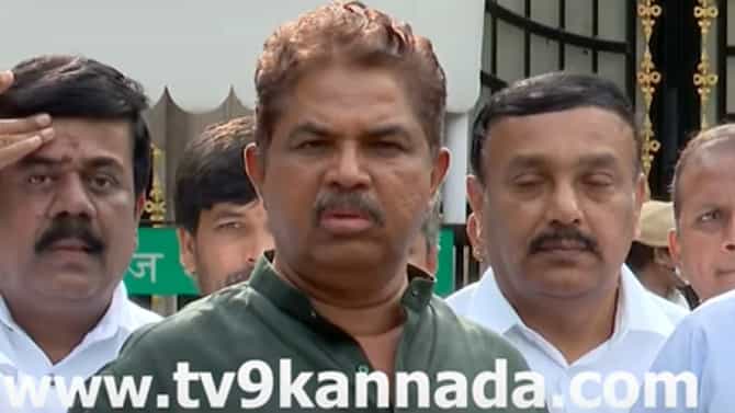 ಬೆಂಗಳೂರನ್ನು ಎಟಿಎಂ ಮಾಡಿಕೊಳ್ಳಲು ಇವರೇ ಫೀಲ್ಡಿಗಿಳಿದಿದ್ದಾರೆ: ಕಾಂಗ್ರೆಸ್​ ವಿರುದ್ಧ ಆರ್​ ಅಶೋಕ್ ಕಿಡಿ