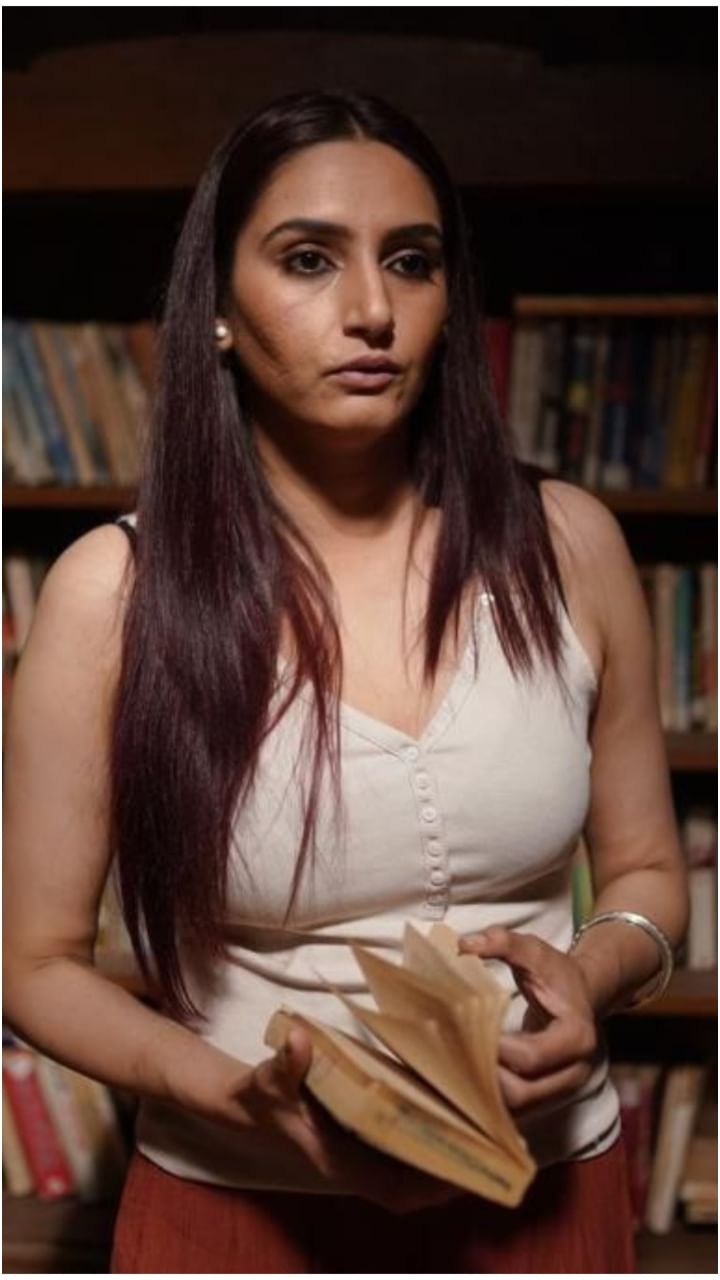 Ragini Dwivedi(25)