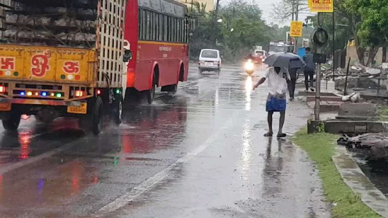 Tamil Nadu Rain: ತಮಿಳುನಾಡಿನ ಕರಾವಳಿ ಭಾಗದಲ್ಲಿ ಭಾರಿ ಮಳೆ ಸಾಧ್ಯತೆ, 6 ಜಿಲ್ಲೆಗಳಲ್ಲಿ ಶಾಲೆಗಳಿಗೆ ರಜೆ ಘೋಷಣೆ Tamil Nadu Rain: ತಮಿಳುನಾಡಿನ ಕರಾವಳಿ ಭಾಗದಲ್ಲಿ ಭಾರಿ ಮಳೆ ಸಾಧ್ಯತೆ, 6 ಜಿಲ್ಲೆಗಳಲ್ಲಿ ಶಾಲೆಗಳಿಗೆ ರಜೆ ಘೋಷಣೆ
