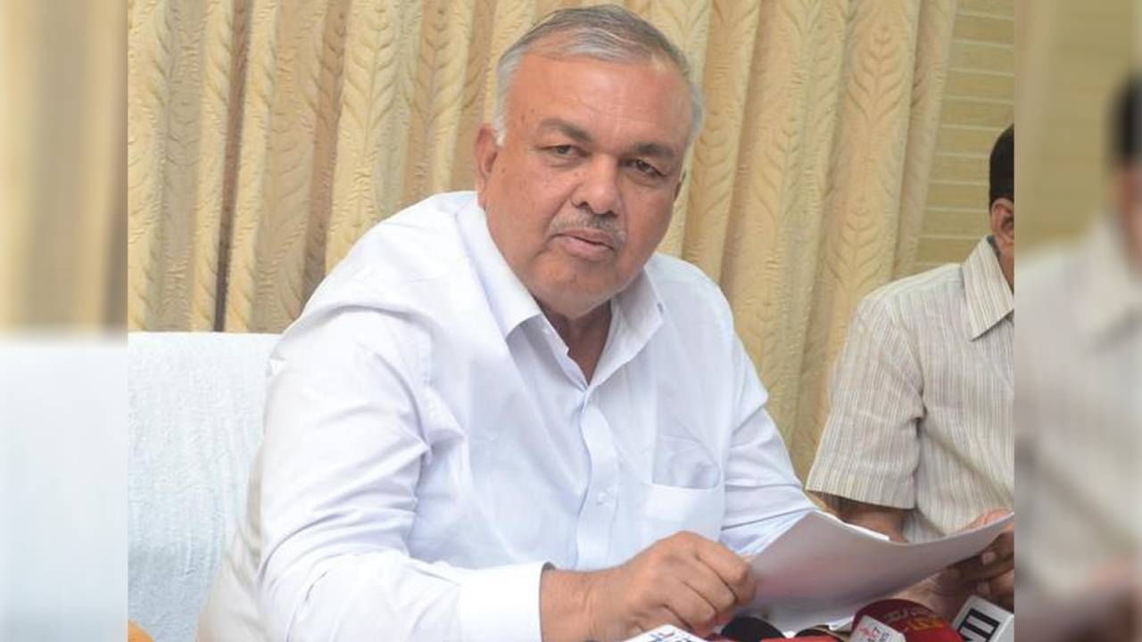 ಬಿಬಿಎಂಪಿ ಅಧಿಕಾರಿಗಳ ಜೊತೆ ಸುರ್ಜೇವಾಲ ಮೀಟಿಂಗ್: ಸ್ಪಷ್ಟನೆ ನೀಡಿದ ಸಚಿವ ರಾಮಲಿಂಗಾ ರೆಡ್ಡಿ ಬಿಬಿಎಂಪಿ ಅಧಿಕಾರಿಗಳ ಜೊತೆ ಸುರ್ಜೇವಾಲ ಮೀಟಿಂಗ್: ಸ್ಪಷ್ಟನೆ ನೀಡಿದ ಸಚಿವ ರಾಮಲಿಂಗಾ ರೆಡ್ಡಿ