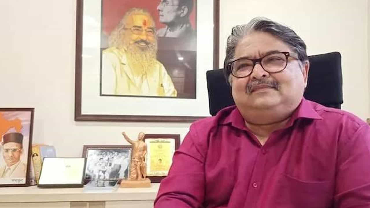 ಪಠ್ಯಕ್ರಮದಿಂದ ಸಾವರ್ಕರ್ ಪಠ್ಯ ಕೈಬಿಡುವ ಕಾಂಗ್ರೆಸ್ ನಿರ್ಧಾರ ವ್ಯತಿರಿಕ್ತ ಪರಿಣಾಮ ಬೀರಲಿದೆ: ಮೊಮ್ಮಗ ರಂಜಿತ್ ಪಠ್ಯಕ್ರಮದಿಂದ ಸಾವರ್ಕರ್ ಪಠ್ಯ ಕೈಬಿಡುವ ಕಾಂಗ್ರೆಸ್ ನಿರ್ಧಾರ ವ್ಯತಿರಿಕ್ತ ಪರಿಣಾಮ ಬೀರಲಿದೆ: ಮೊಮ್ಮಗ ರಂಜಿತ್