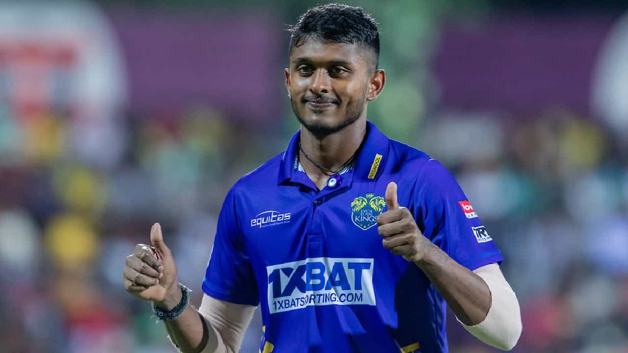 TNPL 2023: ತಮಿಳುನಾಡು ಪ್ರೀಮಿಯರ್ ಲೀಗ್ನಲ್ಲಿ ಯುವ ಎಡಗೈ ದಾಂಡಿಗ ಸಾಯಿ ಸುದರ್ಶನ್ ಅವರ ಅಬ್ಬರ ಮುಂದುವರೆದಿದೆ. ಟಿಎನ್ಪಿಎಲ್ನ 9ನೇ ಪಂದ್ಯದಲ್ಲಿ ಲೈಕಾ ಕೋವೈ ಕಿಂಗ್ಸ್ ಹಾಗೂ ಚೆಪಾಕ್ ಸೂಪರ್ ಗಿಲ್ಲಿಸ್ ಮುಖಾಮುಖಿಯಾಗಿತ್ತು.