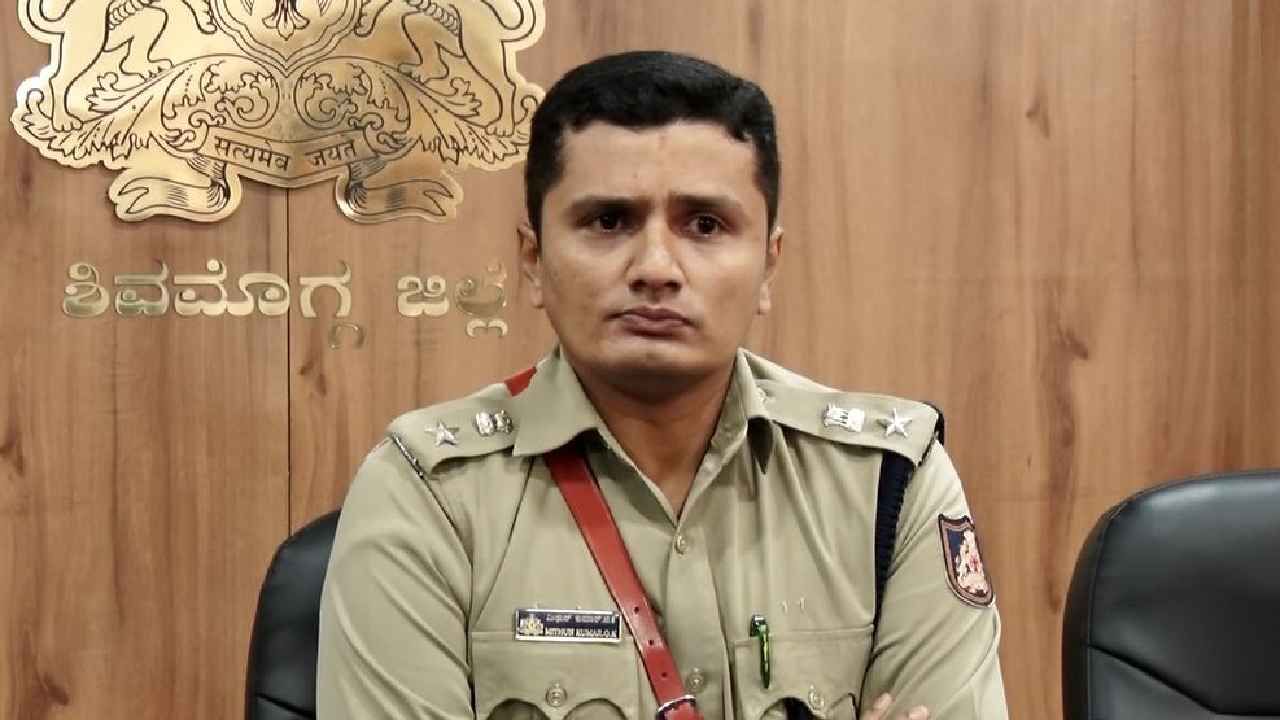 ಶಿವಮೊಗ್ಗದಲ್ಲಿ 2 ಕೋಮಿನ ಯುವಕರ ನಡುವೆ ಗಲಾಟೆ ಆಗಿದ್ಯಾಕೆ? ಕಾರಣ ಬಿಚ್ಚಿಟ್ಟ ಎಸ್ಪಿ ಶಿವಮೊಗ್ಗದಲ್ಲಿ 2 ಕೋಮಿನ ಯುವಕರ ನಡುವೆ ಗಲಾಟೆ ಆಗಿದ್ಯಾಕೆ? ಕಾರಣ ಬಿಚ್ಚಿಟ್ಟ ಎಸ್ಪಿ