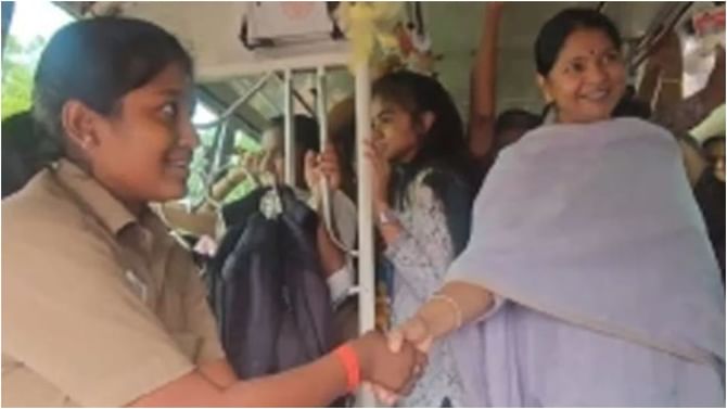 ಡಿಎಂಕೆ ಸಂಸದೆಗೆ ಬಸ್ನಲ್ಲಿ ಪ್ರಯಾಣಕ್ಕೆ ಅನುವು ಮಾಡಿಕೊಟ್ಟದ್ದಕ್ಕೆ ತಮಿಳುನಾಡಿನ ಮೊದಲ ಬಸ್ ಚಾಲಕಿಯ ಉದ್ಯೋಗಕ್ಕೇ ಕುತ್ತು ಡಿಎಂಕೆ ಸಂಸದೆಗೆ ಬಸ್ನಲ್ಲಿ ಪ್ರಯಾಣಕ್ಕೆ ಅನುವು ಮಾಡಿಕೊಟ್ಟದ್ದಕ್ಕೆ ತಮಿಳುನಾಡಿನ ಮೊದಲ ಬಸ್ ಚಾಲಕಿಯ ಉದ್ಯೋಗಕ್ಕೇ ಕುತ್ತು