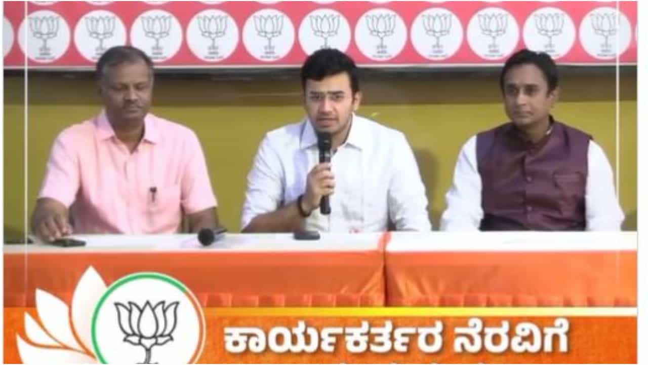 ಕಾರ್ಯಕರ್ತರನ್ನು ಸುಳ್ಳು ಪ್ರಕರಣಗಳಲ್ಲಿ ಸಿಲುಕಿಸಲು ಸಂಚು; ಸಹಾಯವಾಣಿ ಆರಂಭಿಸಿ ತೇಜಸ್ವಿ ಸೂರ್ಯ ಆರೋಪ ಕಾರ್ಯಕರ್ತರನ್ನು ಸುಳ್ಳು ಪ್ರಕರಣಗಳಲ್ಲಿ ಸಿಲುಕಿಸಲು ಸಂಚು; ಸಹಾಯವಾಣಿ ಆರಂಭಿಸಿ ತೇಜಸ್ವಿ ಸೂರ್ಯ ಆರೋಪ