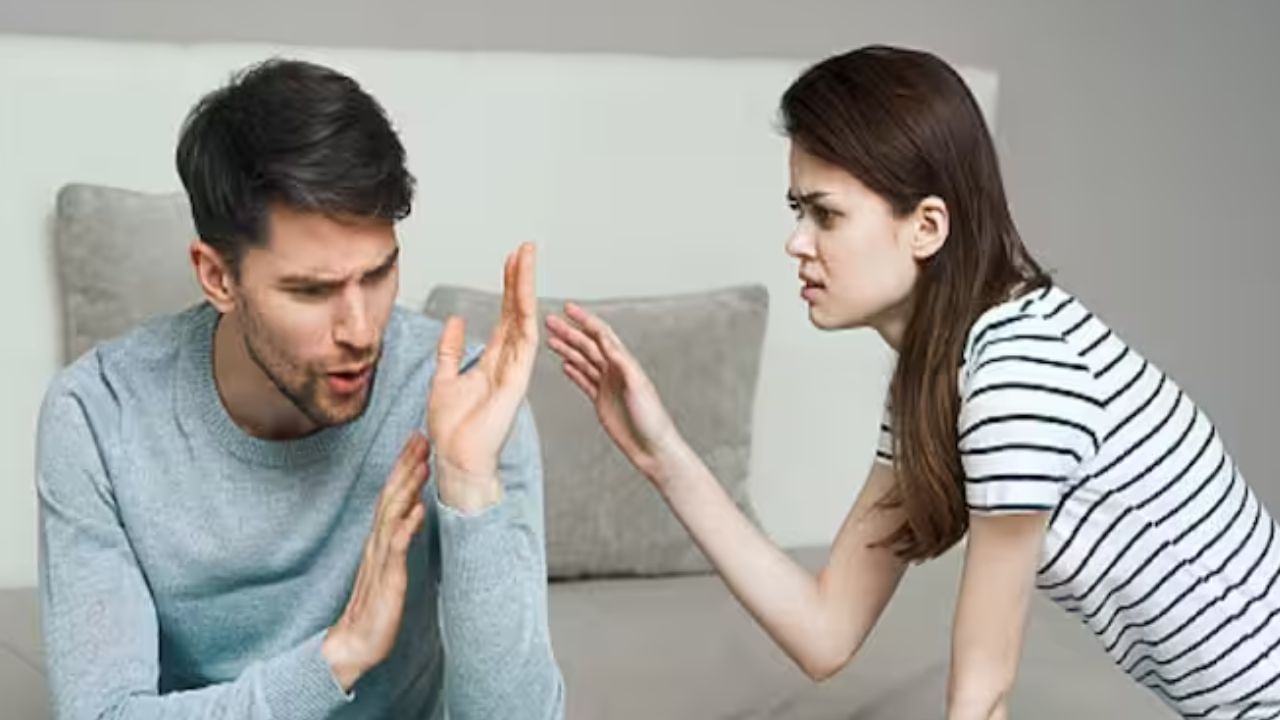 Toxic Relationship: ನಾವು ಮಾಡುವ ಕೆಲಸಗಳು ನಮ್ಮ ಮಾನಸಿಕ, ಭಾವನಾತ್ಮಕ ದುಃಖವನ್ನು ಹೆಚ್ಚಿಸುತ್ತವೆ, ಯಾಕೆ ಗೊತ್ತಾ? Toxic Relationship: ನಾವು ಮಾಡುವ ಕೆಲಸಗಳು ನಮ್ಮ ಮಾನಸಿಕ, ಭಾವನಾತ್ಮಕ ದುಃಖವನ್ನು ಹೆಚ್ಚಿಸುತ್ತವೆ, ಯಾಕೆ ಗೊತ್ತಾ?