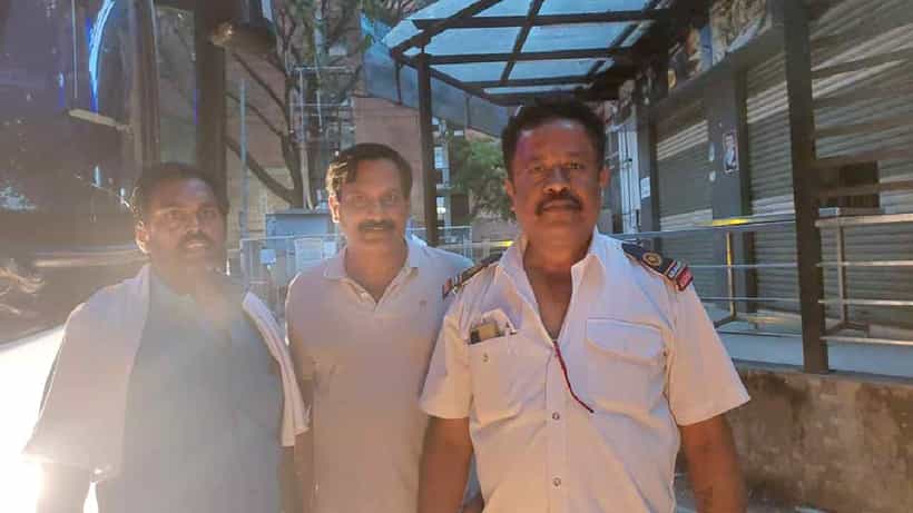ಬಸ್ ಪ್ರಯಾಣಿಕನಿಂದ 5 ಲಕ್ಷ ಕದ್ದು ಪರಾರಿಯಾಗುತ್ತಿದ್ದ ಕಳ್ಳನ ಸೆರೆ ಹಿಡಿದ ಕೆಎಸ್ಆರ್ಟಿಸಿ ಸಿಬ್ಬಂದಿ