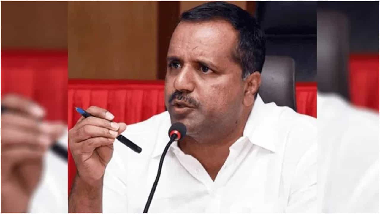 ರಾಜಕೀಯ ತರಬೇತಿ ಸಂಸ್ಥೆ ಸ್ಥಾಪನೆಗೆ ಸ್ಪೀಕರ್ ಯುಟಿ ಖಾದರ್ ಪ್ರಸ್ತಾವ; ಹೀಗಿರಲಿದೆ ಕೋರ್ಸ್ ರಾಜಕೀಯ ತರಬೇತಿ ಸಂಸ್ಥೆ ಸ್ಥಾಪನೆಗೆ ಸ್ಪೀಕರ್ ಯುಟಿ ಖಾದರ್ ಪ್ರಸ್ತಾವ; ಹೀಗಿರಲಿದೆ ಕೋರ್ಸ್