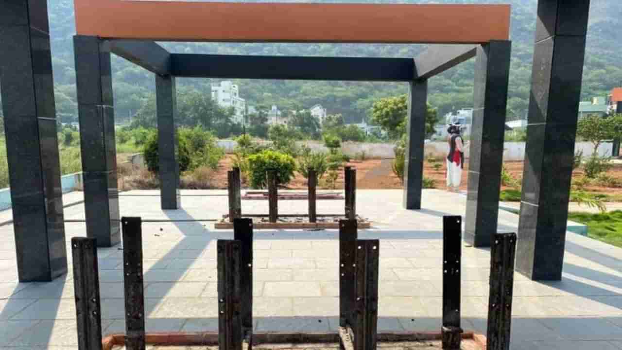 Tadepalle: ಮಧ್ಯರಾತ್ರಿ ಸ್ಮಶಾನಕ್ಕೆ ನುಗ್ಗಿದ ಕಳ್ಳರು ಏನು ಮಾಡಿದ್ದಾರೆ ನೋಡಿ!