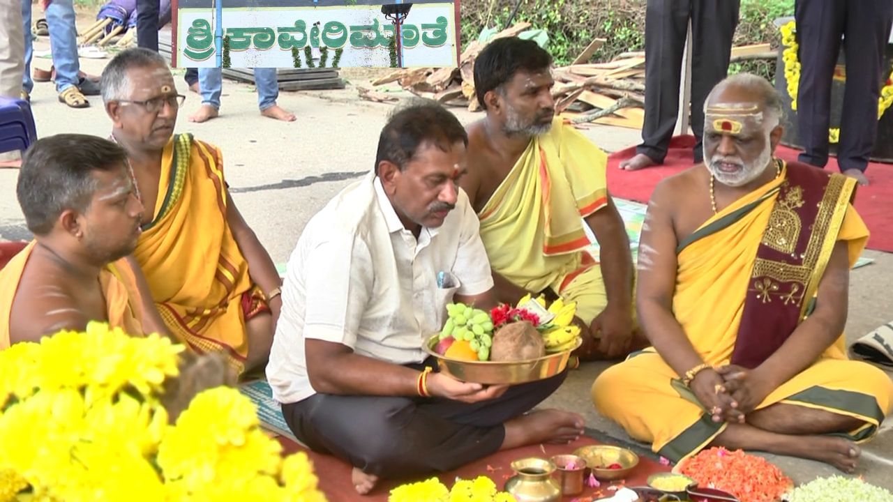 124.80 ಅಡಿ ಗರಿಷ್ಠ ಮಟ್ಟ ಹೊಂದಿರುವ ಡ್ಯಾಂನಲ್ಲಿ ಸದ್ಯ 81 ಅಡಿ ಅಷ್ಟೇ ನೀರಿರೋದು. ಇನ್ನು ಟಿಎಂಸಿ ಲೆಕ್ಕಾಚಾರದಲ್ಲಿ ಹೇಳೋದಾದ್ರೆ ಡ್ಯಾಂ  49.452 ಟಿಎಂಸಿ ಗರಿಷ್ಠ ಸಂಗ್ರಹ ಸಾಮರ್ಥ್ಯ ಹೊಂದಿದ್ದು, ಇಂದು ಕೇವಲ 12 ಟಿಎಂಸಿ ನೀರು ಮಾತ್ರ ಇದೆ. ಈ 12 ಟಿಎಂಸಿಯಲ್ಲಿ 7 ಟಿಎಂಸಿ ಡೆಡ್ ಸ್ಪೋರೇಜ್ ಆಗಿದ್ದು, ಬಳಕೆ ಮಾಡುವಂತಿಲ್ಲ. ಉಳಿದ 5 ಟಿಎಂಸಿ ನೀರನ್ನ ಮಾತ್ರ ಬಳಕೆ ಮಾಡಬಹುದು. 
