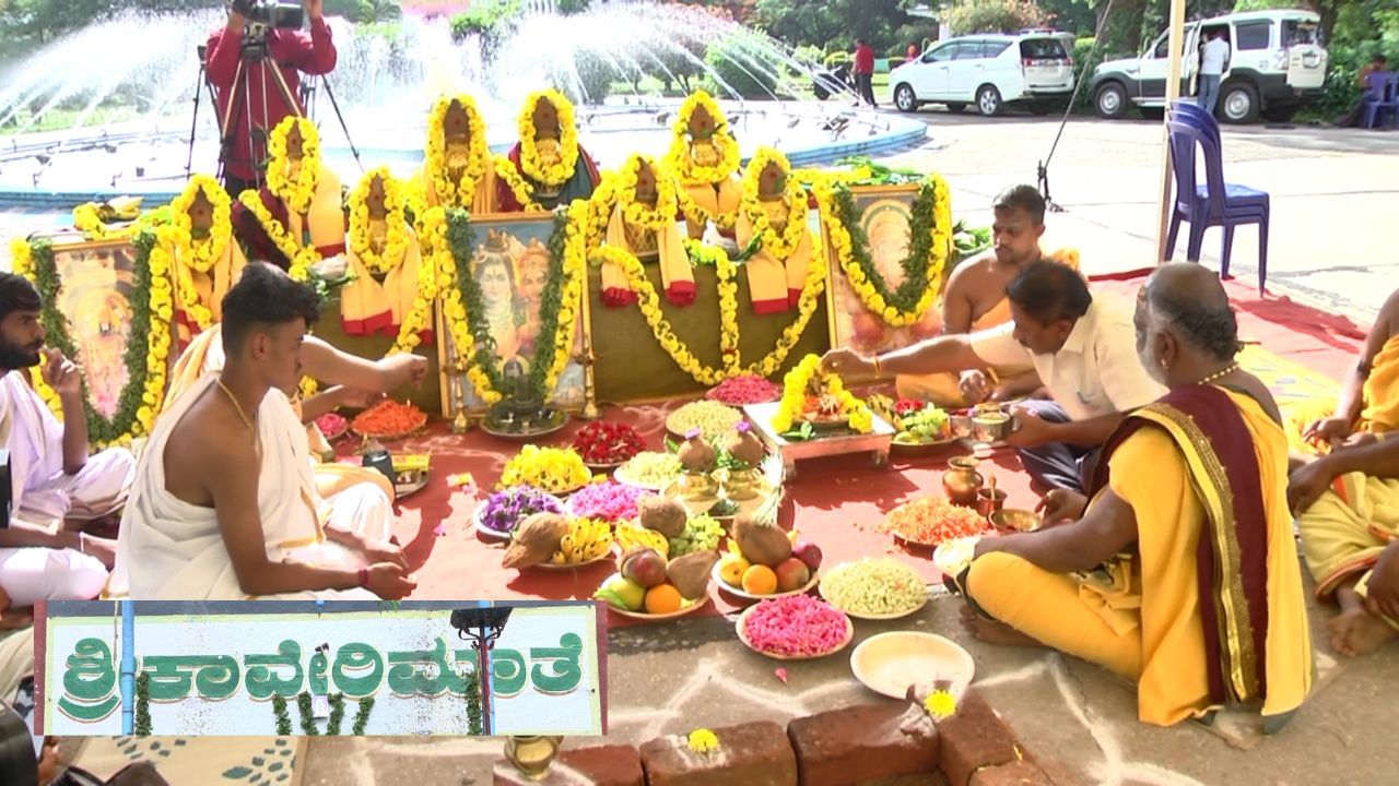 ವಾಡಿಕೆಯಂತೆ ಜೂನ್ ಆರಂಭದಲ್ಲೇ ಕಾವೇರಿ ಜಲಾನಯನ ಪ್ರದೇಶದಲ್ಲಿ ಮಳೆಯಾಗಿದ್ರೆ ಕಾವೇರಿ ನದಿಗೆ ಜೀವ ಕಳೆ ಬರುತ್ತಿತ್ತು, KRS ಡ್ಯಾಂಗೂ ಕೂಡ ಉತ್ತಮ ಒಳ ಹರಿವು ಇರುತ್ತಿತ್ತು. ಆದ್ರೆ ಮಳೆ ಬೀಳದಿರೋದ್ರಿಂದ ಡ್ಯಾಂ ನೀರಿನ ಮಟ್ಟದಲ್ಲಿ ಭಾರೀ ಕುಸಿತವಾಗಿದೆ. 