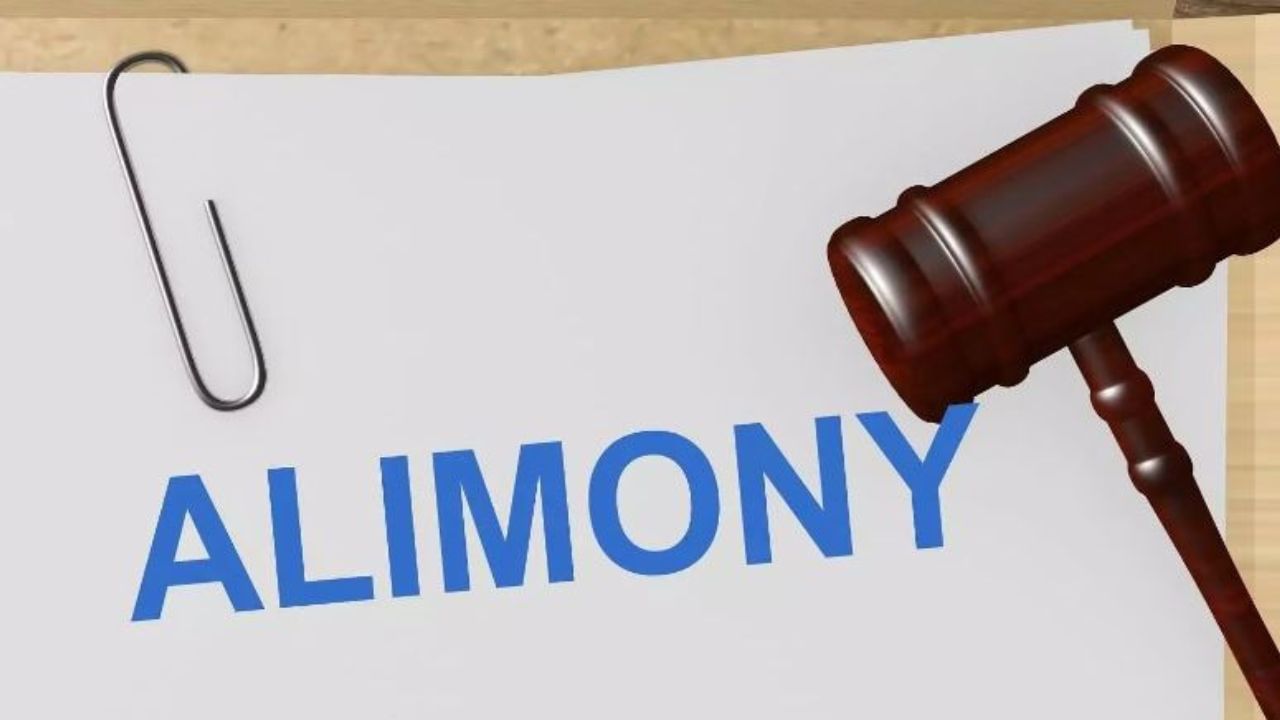 Rs 6 Cr Alimony: ವಿಚ್ಛೇದನಕ್ಕಾಗಿ ಪತಿಗೆ ಬೆದರಿಕೆ, 6 ಕೋಟಿ ರೂ ಜೀವನಾಂಶಕ್ಕೆ ಬೇಡಿಕೆ -ಪತ್ನಿಯ ವಿರುದ್ಧ ಬೆದರಿಸುವಿಕೆ ಪ್ರಕರಣ ದಾಖಲಿಸಿದ ಪೊಲೀಸರು Rs 6 Cr Alimony: ವಿಚ್ಛೇದನಕ್ಕಾಗಿ ಪತಿಗೆ ಬೆದರಿಕೆ, 6 ಕೋಟಿ ರೂ ಜೀವನಾಂಶಕ್ಕೆ ಬೇಡಿಕೆ -ಪತ್ನಿಯ ವಿರುದ್ಧ ಬೆದರಿಸುವಿಕೆ ಪ್ರಕರಣ ದಾಖಲಿಸಿದ ಪೊಲೀಸರು