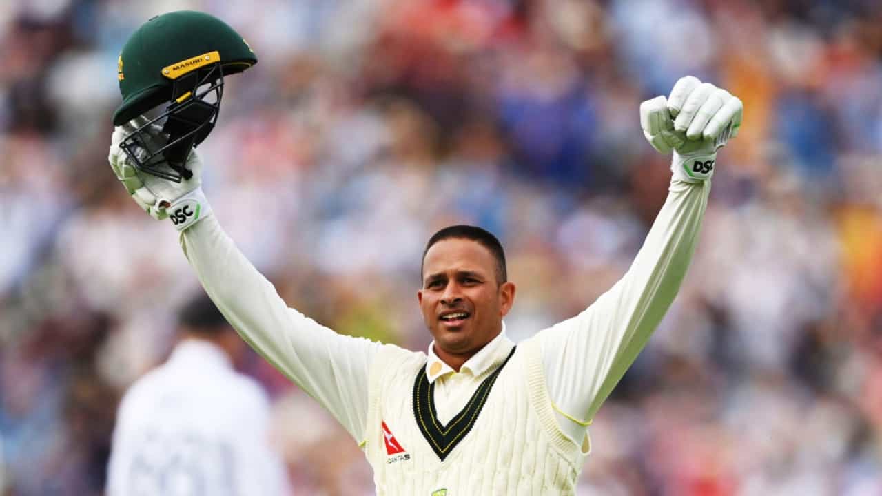 Ashes 2023: ಇಂಗ್ಲೆಂಡ್ ವಿರುದ್ಧ ನಡೆಯುತ್ತಿರುವ ಆ್ಯಶಸ್ ಸರಣಿಯ ಮೊದಲ ಟೆಸ್ಟ್ ಪಂದ್ಯದಲ್ಲಿ ಭರ್ಜರಿ ಶತಕ ಸಿಡಿಸುವ ಮೂಲಕ ಆಸ್ಟ್ರೇಲಿಯಾ ಆರಂಭಿಕ ಆಟಗಾರ ಉಸ್ಮಾನ್ ಖ್ವಾಜಾ ಅಬ್ಬರಿಸಿದ್ದಾರೆ.