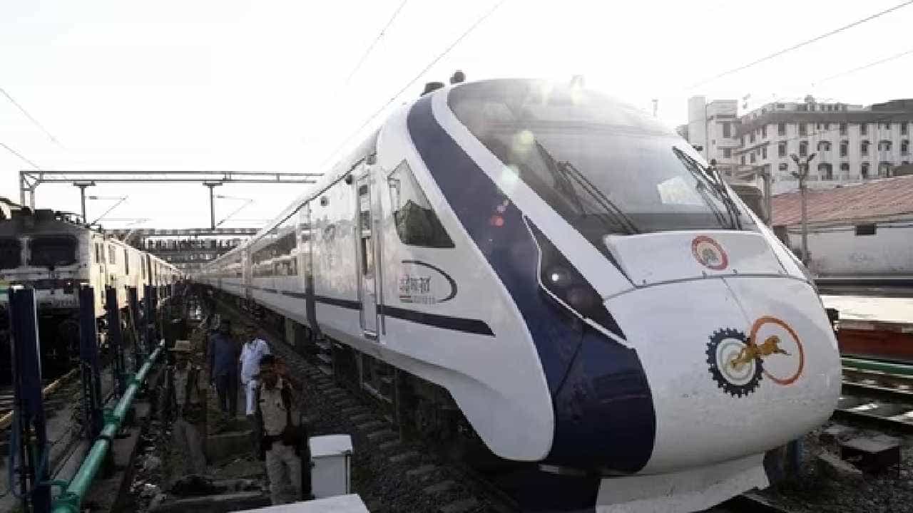 Uttar Pradesh: ಉತ್ತರ ಪ್ರದೇಶದಲ್ಲಿ ವಂದೇ ಭಾರತ್ ರೈಲು ಡಿಕ್ಕಿ ಹೊಡೆದು ಓರ್ವ ಸಾವು Uttar Pradesh: ಉತ್ತರ ಪ್ರದೇಶದಲ್ಲಿ ವಂದೇ ಭಾರತ್ ರೈಲು ಡಿಕ್ಕಿ ಹೊಡೆದು ಓರ್ವ ಸಾವು
