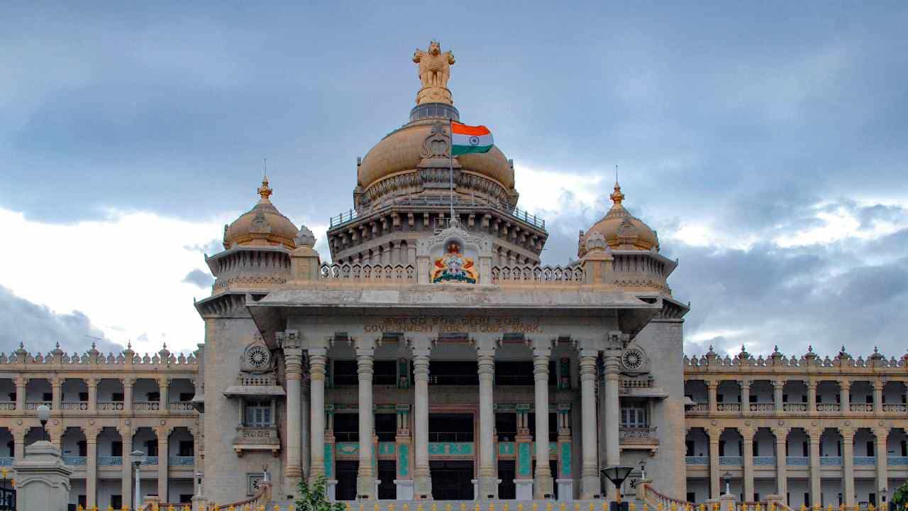 ಕರ್ತವ್ಯಲೋಪ: ಆರ್ಡಿಪಿಆರ್ ಇಲಾಖೆಯ ಇಬ್ಬರು ಕಾರ್ಯನಿರ್ವಾಹಕ ಇಂಜಿನಿಯರ್ಗಳು ಅಮಾನತು ಕರ್ತವ್ಯಲೋಪ: ಆರ್ಡಿಪಿಆರ್ ಇಲಾಖೆಯ ಇಬ್ಬರು ಕಾರ್ಯನಿರ್ವಾಹಕ ಇಂಜಿನಿಯರ್ಗಳು ಅಮಾನತು