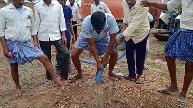 Vijayapura News: ಮಳೆಯಾಗಲೆಂದು ಹೂತಿದ್ದ ಶವಕ್ಕೆ ನೀರು ಹಾಕಿದ ಗ್ರಾಮಸ್ಥರು