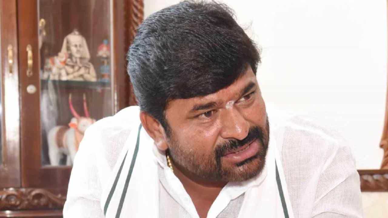 ಕೈ ಶಾಸಕ ವಿನಯ್ ಕುಲಕರ್ಣಿಗೆ ನಿರಾಸೆ: ಧಾರವಾಡ ಭೇಟಿಗೆ ಅನುಮತಿ ನಿರಾಕರಿಸಿದ ಜನಪ್ರತಿನಿಧಿಗಳ ವಿಶೇಷ ಕೋರ್ಟ್ ಕೈ ಶಾಸಕ ವಿನಯ್ ಕುಲಕರ್ಣಿಗೆ ನಿರಾಸೆ: ಧಾರವಾಡ ಭೇಟಿಗೆ ಅನುಮತಿ ನಿರಾಕರಿಸಿದ ಜನಪ್ರತಿನಿಧಿಗಳ ವಿಶೇಷ ಕೋರ್ಟ್
