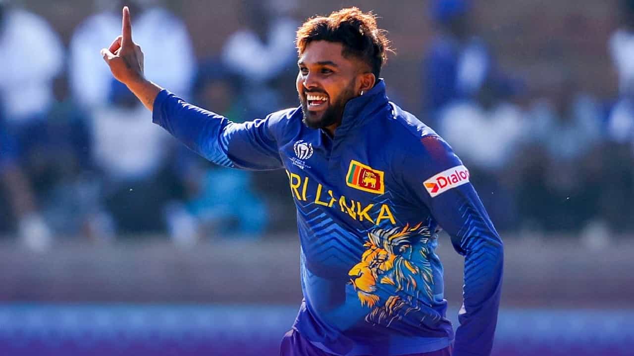 ICC World Cup Qualifiers 2023: ಝಿಂಬಾಬ್ವೆಯಲ್ಲಿ ನಡೆಯುತ್ತಿರುವ ಏಕದಿನ ವಿಶ್ವಕಪ್ನ ಅರ್ಹತಾ ಸುತ್ತಿನ ಪಂದ್ಯಗಳಲ್ಲಿ ಭರ್ಜರಿ ಬೌಲಿಂಗ್ ಪ್ರದರ್ಶನ ನೀಡುವ ಮೂಲಕ ಶ್ರೀಲಂಕಾದ ವನಿಂದು ಹಸರಂಗ ವಿಶ್ವ ದಾಖಲೆ ನಿರ್ಮಿಸಿದ್ದಾರೆ.