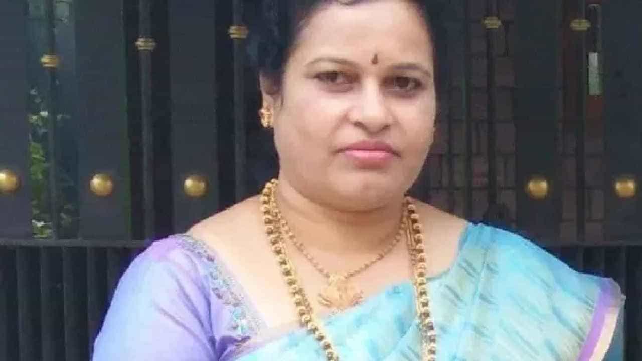 Shivamogga News: ಶಿವಮೊಗ್ಗದಲ್ಲಿ ಇಂಜಿನಿಯರ್ ಪತ್ನಿ ಬಾಯಿಗೆ ಬಟ್ಟೆ ತುರುಕಿ ಕೊಲೆ Shivamogga News: ಶಿವಮೊಗ್ಗದಲ್ಲಿ ಇಂಜಿನಿಯರ್ ಪತ್ನಿ ಬಾಯಿಗೆ ಬಟ್ಟೆ ತುರುಕಿ ಕೊಲೆ