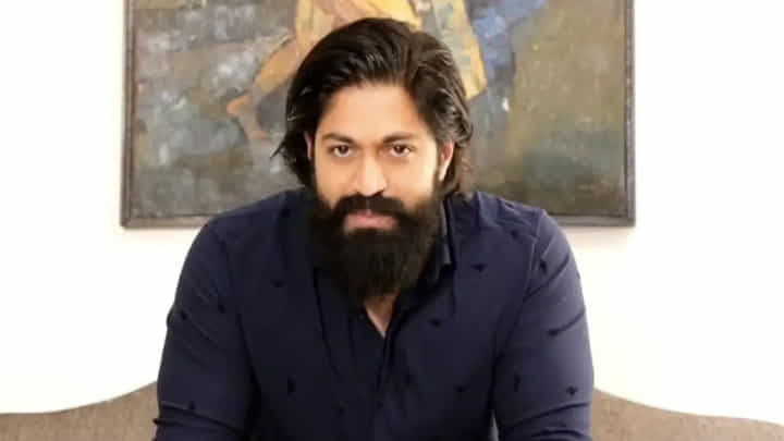 Yash: ‘ನಾನು ಎಲ್ಲೂ ಹೋಗಿಲ್ಲ, ಇರೋ ಕಡೆನೇ ಎಲ್ಲರನ್ನೂ ಕರೆಸಿಕೊಂಡಿದ್ದೀನಿ’: ಯಶ್ Yash: ‘ನಾನು ಎಲ್ಲೂ ಹೋಗಿಲ್ಲ, ಇರೋ ಕಡೆನೇ ಎಲ್ಲರನ್ನೂ ಕರೆಸಿಕೊಂಡಿದ್ದೀನಿ’: ಯಶ್