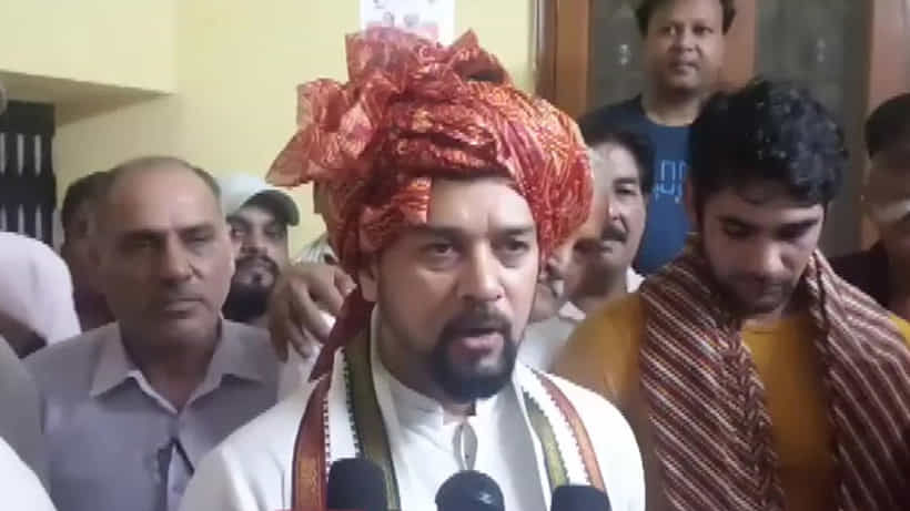 ಸಂಪರ್ಕ್ ಸೇ ಸಮರ್ಥನ್: ಬಾಕ್ಸರ್ ರೋಹಿತ್ ಟೋಕಾಸ್ನ್ನು ಭೇಟಿಯಾದ ಕೇಂದ್ರ ಸಚಿವ ಅನುರಾಗ್ ಠಾಕೂರ್