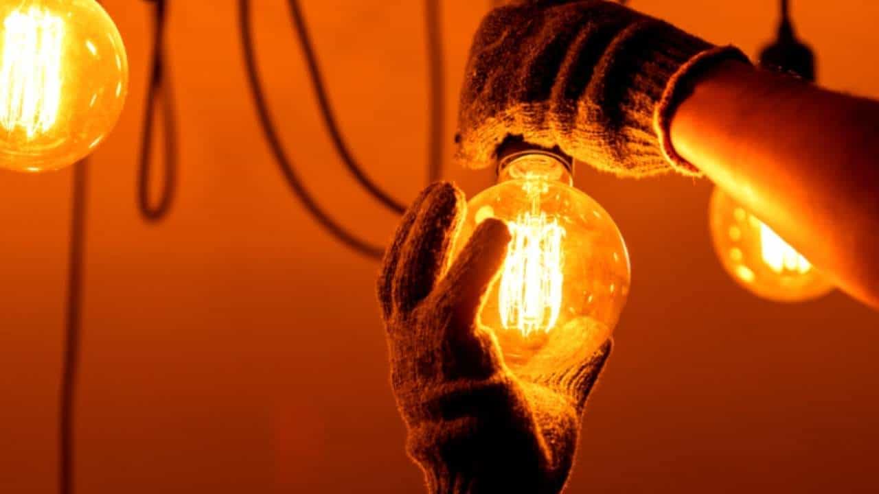 Bangalore Power Cut: ಬೆಂಗಳೂರಿನಲ್ಲಿ ಇಂದು ಎಲ್ಲೆಲ್ಲಿ ವಿದ್ಯುತ್ ವ್ಯತ್ಯಯ ಉಂಟಾಗಲಿದೆ? ಇಲ್ಲಿದೆ ವಿವರ