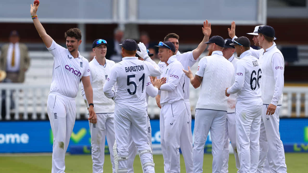 Ashes 2023: ಪ್ರತಿಷ್ಠಿತ ಆಶಸ್ ಸರಣಿಗೆ ಬಲಿಷ್ಠ ಇಂಗ್ಲೆಂಡ್ ತಂಡ ಪ್ರಕಟ; ಹೊಸಬರಿಗೂ ಅವಕಾಶ Ashes 2023: ಪ್ರತಿಷ್ಠಿತ ಆಶಸ್ ಸರಣಿಗೆ ಬಲಿಷ್ಠ ಇಂಗ್ಲೆಂಡ್ ತಂಡ ಪ್ರಕಟ; ಹೊಸಬರಿಗೂ ಅವಕಾಶ