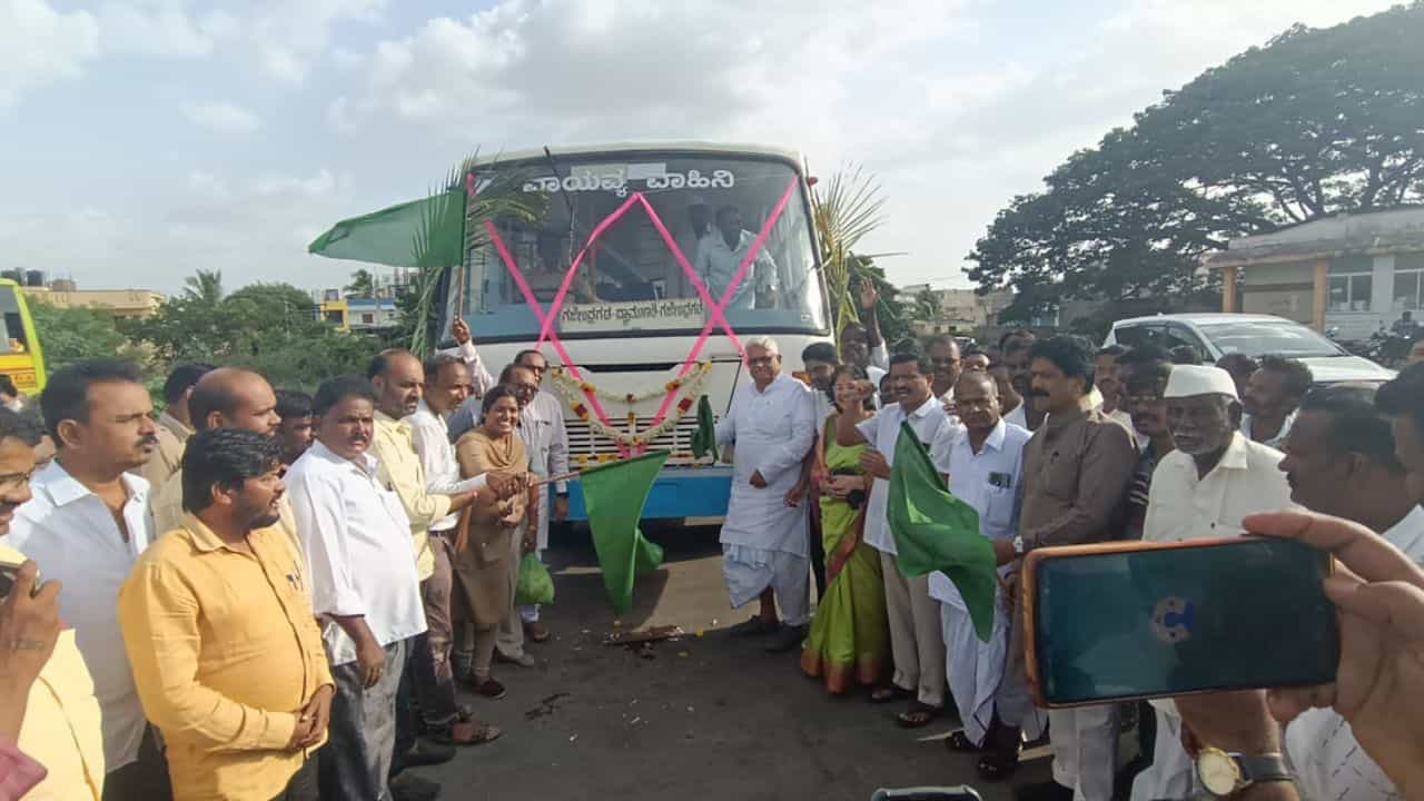 TV9 ಇಂಪ್ಯಾಕ್ಟ್: ಮೊದಲ ಬಾರಿಗೆ ದ್ಯಾಮುಣಸಿ ಗ್ರಾಮಕ್ಕೆ ಸರ್ಕಾರಿ ಬಸ್ ಸೇವೆ, ಶಾಸಕರಿಗೆ, ಟಿವಿ9ಗೆ ಅಭಿನಂದನೆಗಳ ಮಹಾಪೂರ TV9 ಇಂಪ್ಯಾಕ್ಟ್: ಮೊದಲ ಬಾರಿಗೆ ದ್ಯಾಮುಣಸಿ ಗ್ರಾಮಕ್ಕೆ ಸರ್ಕಾರಿ ಬಸ್ ಸೇವೆ, ಶಾಸಕರಿಗೆ, ಟಿವಿ9ಗೆ ಅಭಿನಂದನೆಗಳ ಮಹಾಪೂರ