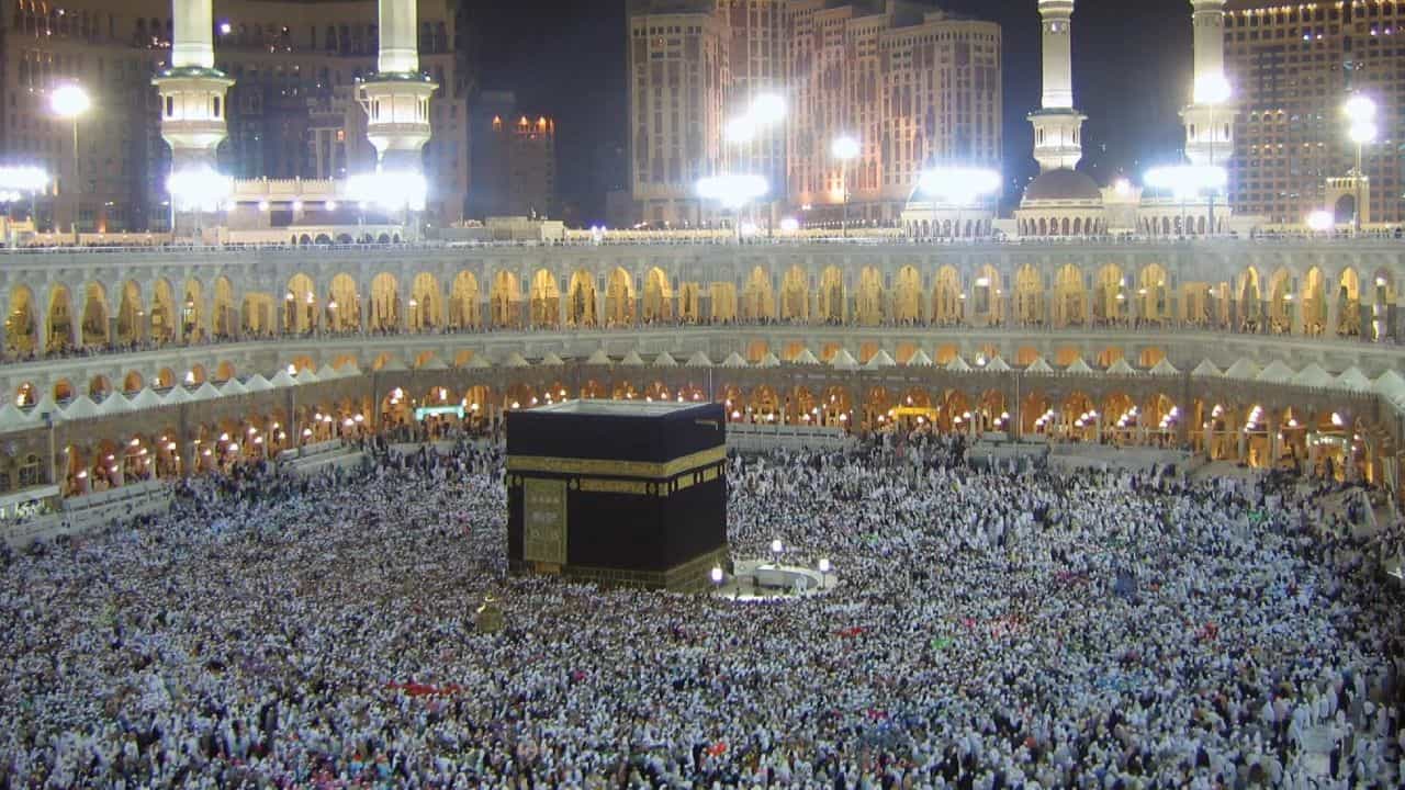 Hajj: ಮುಸ್ಲಿಮರ ಪವಿತ್ರ ಹಜ್ ಯಾತ್ರೆ ಮಾಡುವುದು ಹೇಗೆ? ಯಾರಿಗೆಲ್ಲ ಅವಕಾಶ ಸಿಗುತ್ತೆ Hajj: ಮುಸ್ಲಿಮರ ಪವಿತ್ರ ಹಜ್ ಯಾತ್ರೆ ಮಾಡುವುದು ಹೇಗೆ? ಯಾರಿಗೆಲ್ಲ ಅವಕಾಶ ಸಿಗುತ್ತೆ