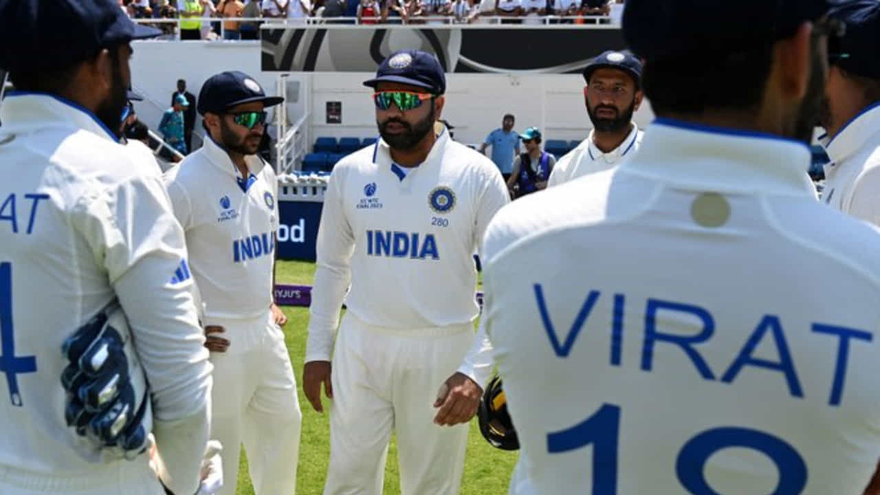 ಸತತ ಎರಡನೇ ವಿಶ್ವ ಟೆಸ್ಟ್ ಚಾಂಪಿಯನ್ಶಿಪ್ ಫೈನಲ್ನಲ್ಲಿ ಸೋತು ಖಾಲಿ ಕೈಯಲ್ಲಿ ತವರಿಗೆ ವಾಪಸ್ಸಾಗಿರುವ ಟೀಂ ಇಂಡಿಯಾ ಇದೀಗ ವೆಸ್ಟ್ ವಿಂಡೀಸ್ ವಿರುದ್ಧದ ಎರಡು ಪಂದ್ಯಗಳ ಟೆಸ್ಟ್ ಸರಣಿಯೊಂದಿಗೆ 3ನೇ ಆವೃತ್ತಿಯ ವಿಶ್ವ ಟೆಸ್ಟ್ ಚಾಂಪಿಯನ್ಶಿಪ್ ಆರಂಭಿಸಲಿದೆ.