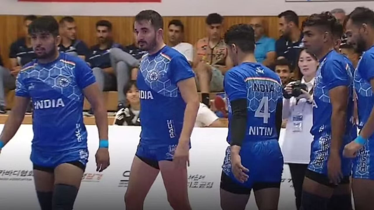 ಸೌತ್ ಕೊರಿಯಾದಲ್ಲಿ ನಡೆಯುತ್ತಿರುವ ಏಷ್ಯನ್ ಕಬಡ್ಡಿ ಚಾಂಪಿಯನ್‌ಶಿಪ್ 2023 ರಲ್ಲಿ ಭಾರತ ಕಬಡ್ಡಿ ತಂಡ ಮೊದಲ ದಿನವೇ ಎರಡು ಪಂದ್ಯಗಳ ಭರ್ಜರಿ ಜಯದೊಂದಿಗೆ ಚಾಂಪಿಯನ್‌ಶಿಪ್​ನಲ್ಲಿ ಶುಭಾರಂಭ ಮಾಡಿದೆ. ಜೂನ್ 27 ರಿಂದ ಆರಂಭವಾಗಿರುವ ಏಷ್ಯನ್ ಕಬಡ್ಡಿ ಚಾಂಪಿಯನ್‌ಶಿಪ್​ ಪಾಯಿಂಟ್ ಪಟ್ಟಿಯಲ್ಲಿ ಮೊದಲೆರಡು ಸ್ಥಾನ ಗಳಿಸುವ ತಂಡಗಳು ಜೂನ್ 30 ರಂದು ಫೈನಲ್ ಪಂದ್ಯವನ್ನು ಆಡಲಿವೆ.
