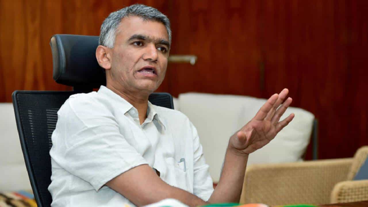 ಭೂ ಕುಸಿತದ ಬಗ್ಗೆ ಇರಲಿ ಎಚ್ಚರ: ಅಧಿಕಾರಿಗಳಿಗೆ ಸಚಿವ ಕೃಷ್ಣ ಭೈರೇಗೌಡ ಸೂಚನೆ ಭೂ ಕುಸಿತದ ಬಗ್ಗೆ ಇರಲಿ ಎಚ್ಚರ: ಅಧಿಕಾರಿಗಳಿಗೆ ಸಚಿವ ಕೃಷ್ಣ ಭೈರೇಗೌಡ ಸೂಚನೆ