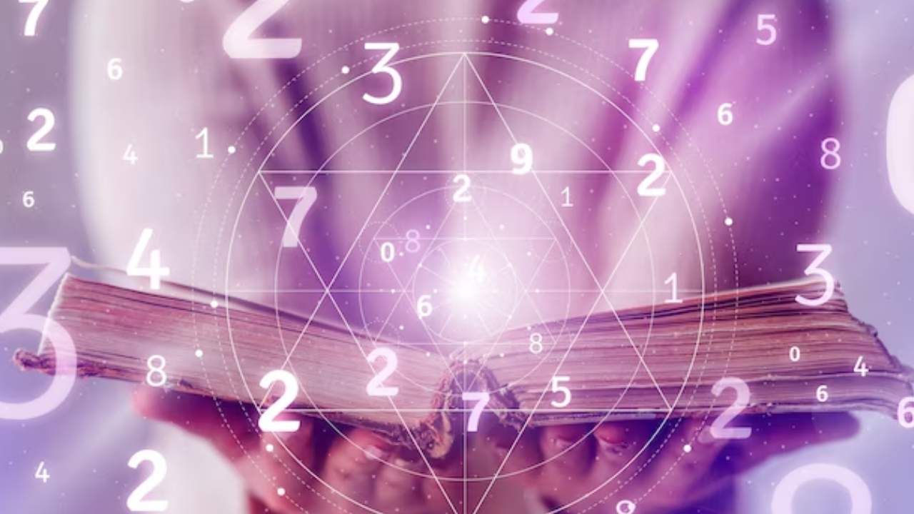 Numerology Prediction: ಸಂಖ್ಯಾಶಾಸ್ತ್ರ ಪ್ರಕಾರ ಜನ್ಮಸಂಖ್ಯೆಗೆ ಅನುಗುಣವಾಗಿ ಜೂನ್ 19ರ ದಿನಭವಿಷ್ಯ Numerology Prediction: ಸಂಖ್ಯಾಶಾಸ್ತ್ರ ಪ್ರಕಾರ ಜನ್ಮಸಂಖ್ಯೆಗೆ ಅನುಗುಣವಾಗಿ ಜೂನ್ 19ರ ದಿನಭವಿಷ್ಯ